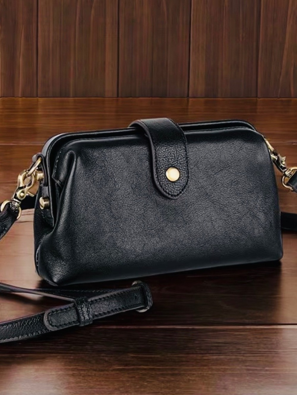 New -Exquisite -Genuine Leather Crossbody Bag -Black